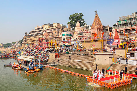 PM performs 'Ganga Poojan'